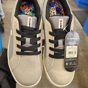 Airwalk Men's Grey and Black Skate Sneakers